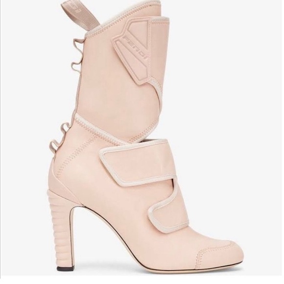 Fendi promenade ankle boot brand new size 36 euro or 5.5-6 US - Picture 1 of 9